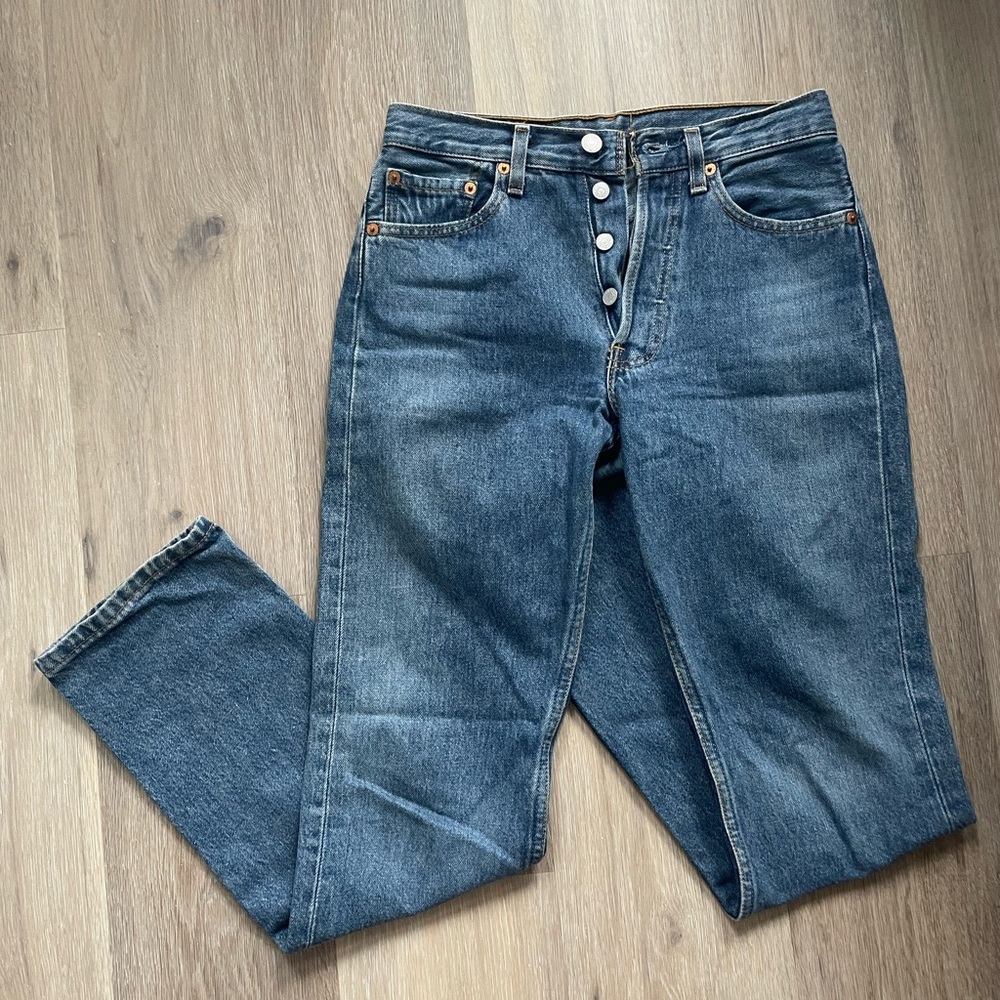 Vintage Levi’s 501 Jeans size 25. Made in France. 100% cotton.